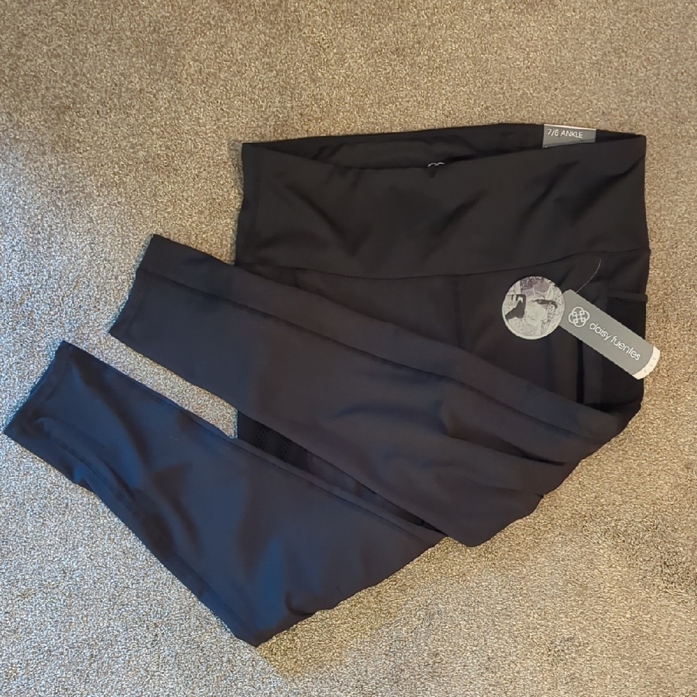 Size 2X NWT Daisy Fuentes 7/8 Ankle Leggings